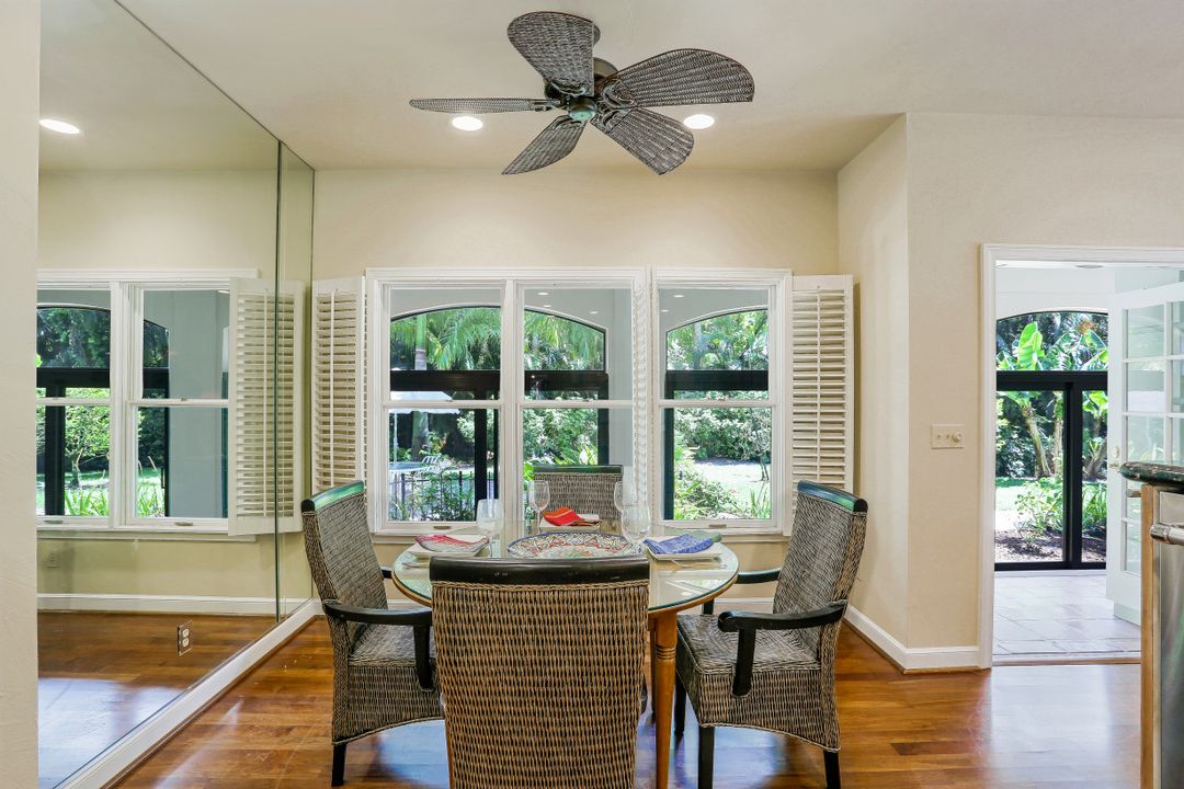 726 Bay Tree Ct, Naples, FL 34108