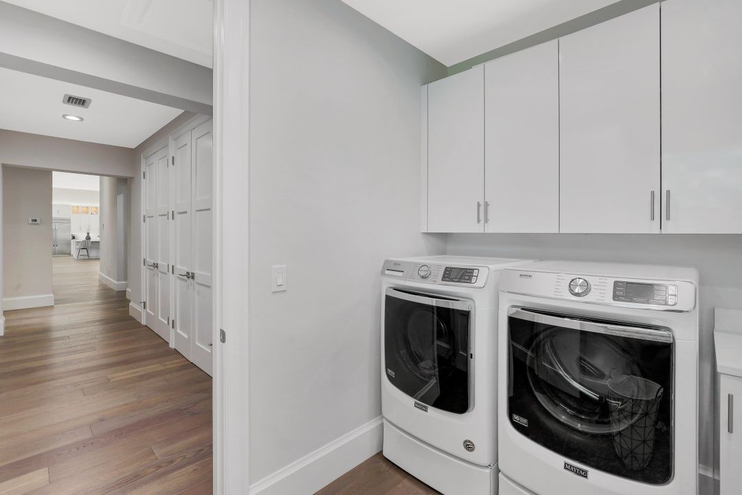 4501 Silver Fox Dr, Naples, FL 34119