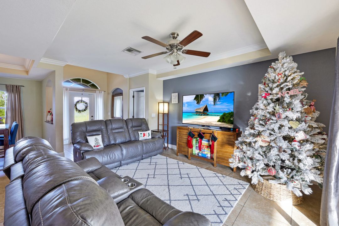 2713 10th St SW, Lehigh Acres, FL 33976