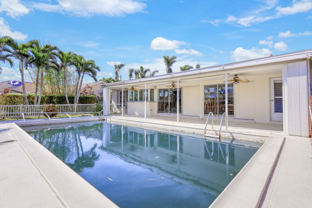 5327 SW 11th Ct, Cape Coral, FL 33914