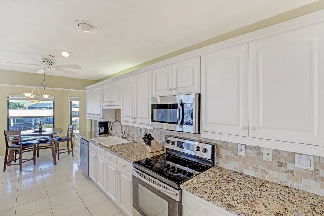 5002 SW 11th Pl, Cape Coral, FL 33914