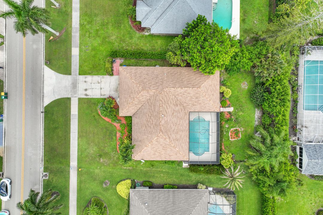 2326 Kings Lake Blvd, Naples, FL 34112