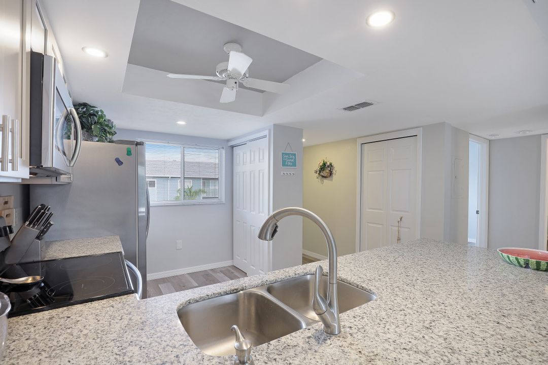 140 Cypress Way E #607, Naples, FL 34110