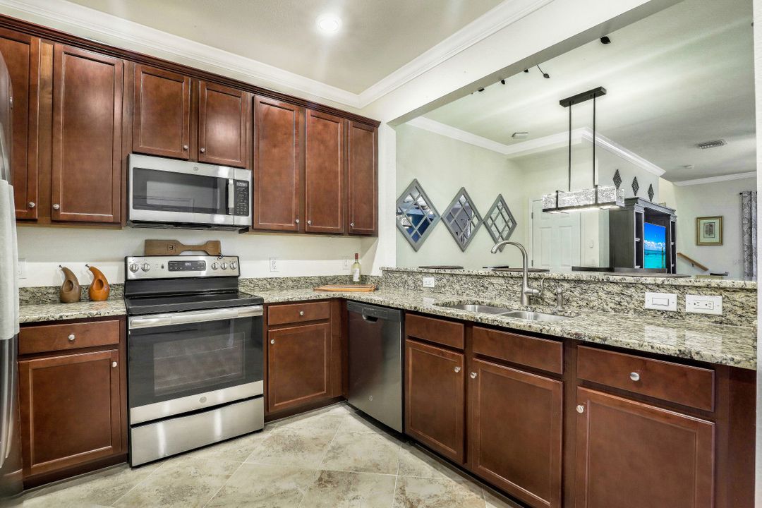 2630 Bloom Ln, Naples, FL 34120