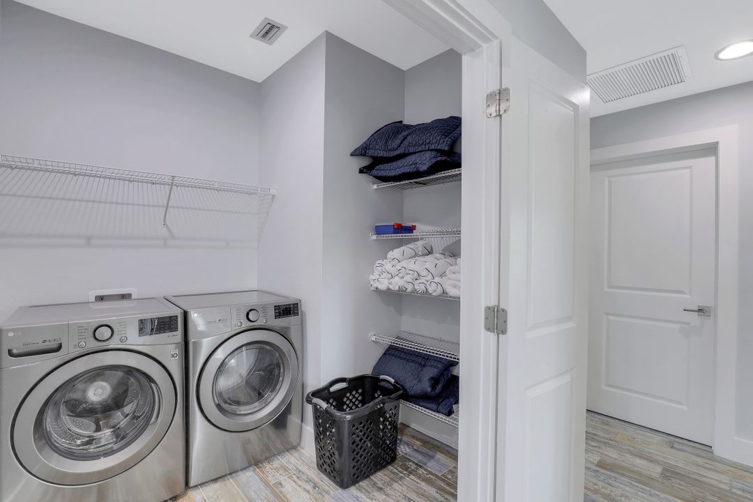 816 San Carlos Dr, Fort Myers Beach, FL 33931