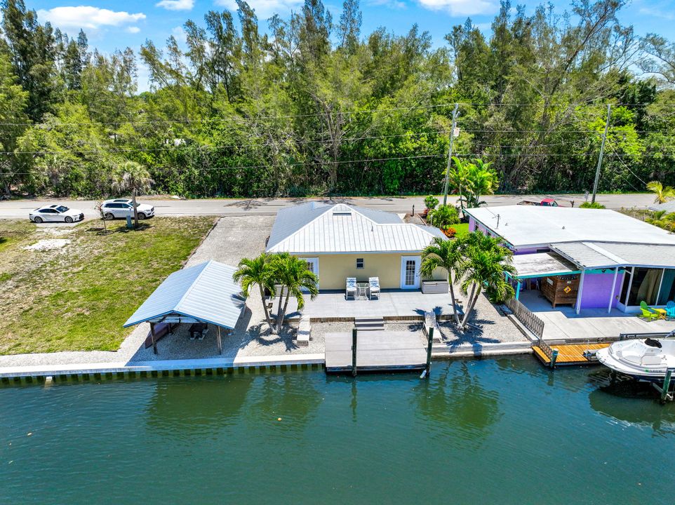 2471 Oleander St, Saint James City, FL 33956