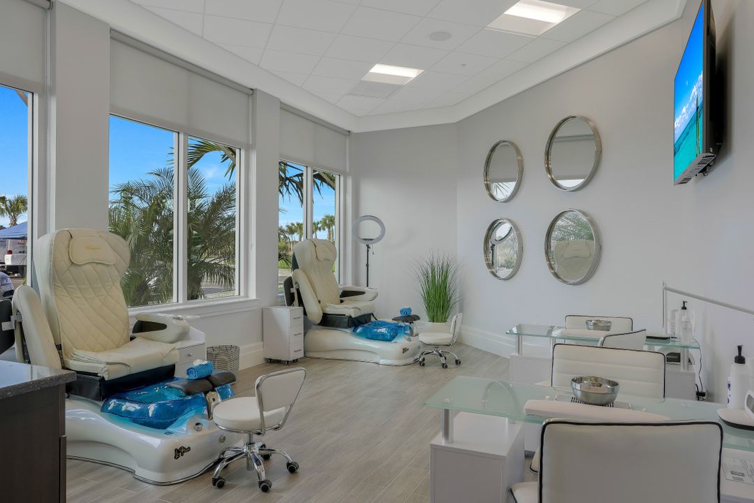 19001 Aqua Shore Dr, Fort Myers, FL 33913