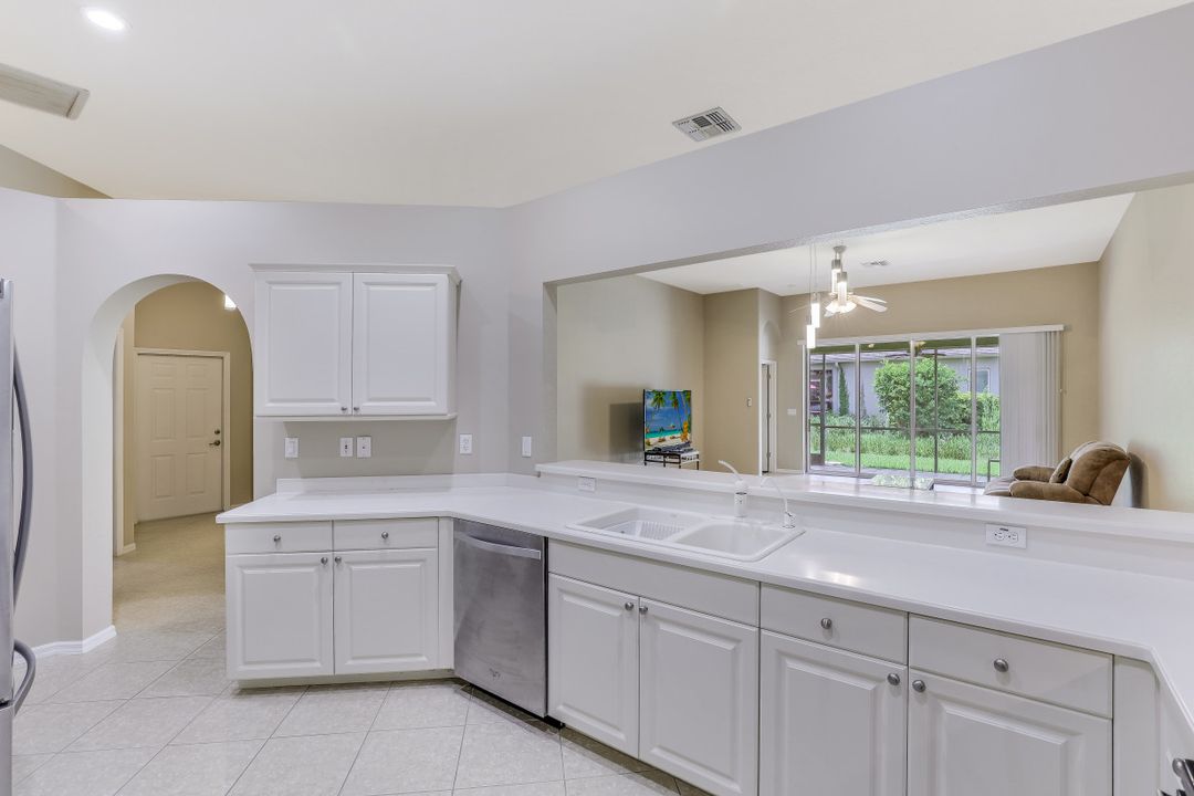 8546 Silk Oak Ln, Naples, FL 34119