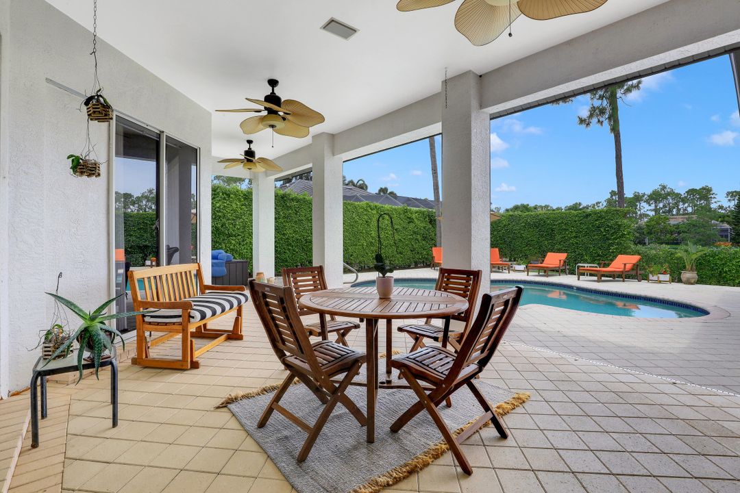 9925 Clear Lake Cir, Naples, FL 34109