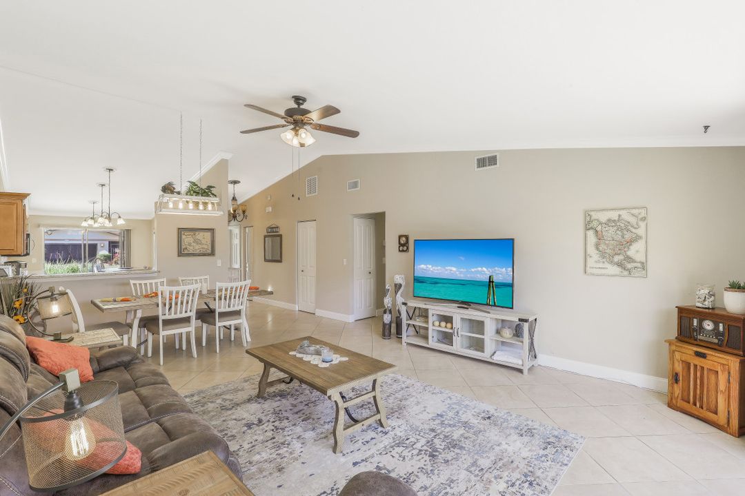 6474 Royal Woods Dr, Fort Myers, FL 33908