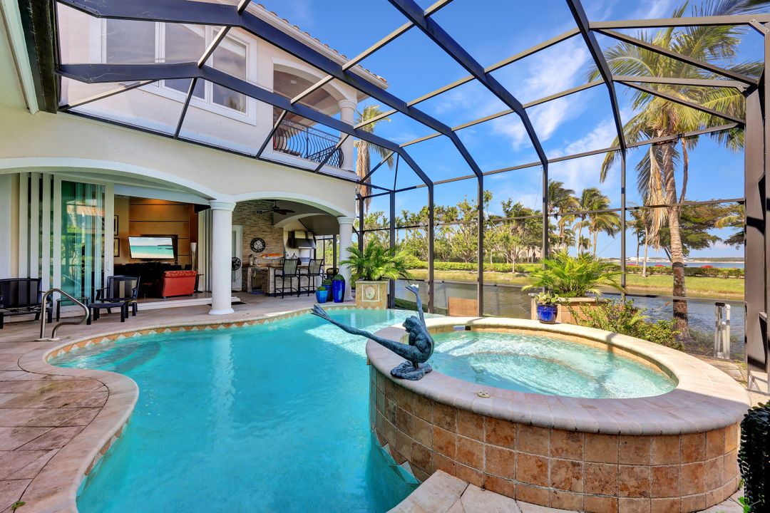 18020 Via Bellamare Ln, Miromar Lakes, FL 33913