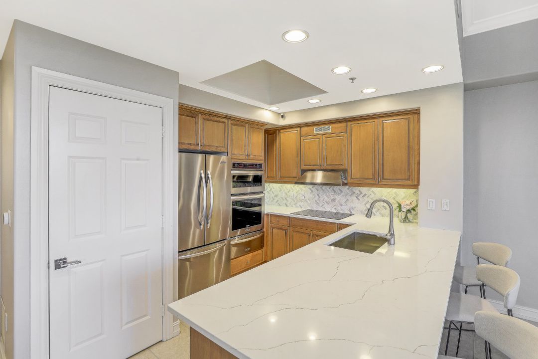 2738 Tiburon Blvd E #B-406, Naples, FL 34109