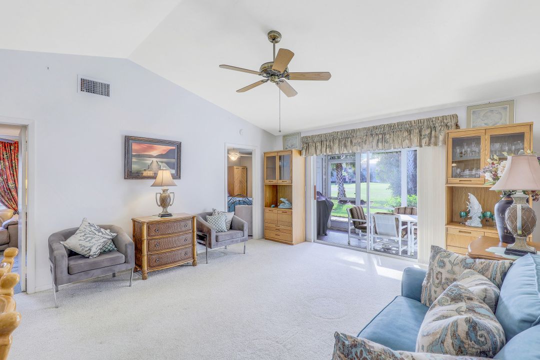 122 Quail Forest Blvd #11, Naples, FL 34105