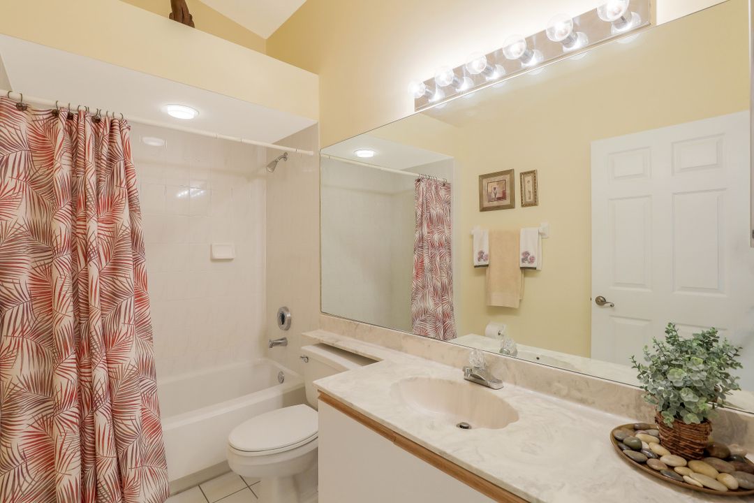 2305 Hidden Lake Dr #4, Naples, FL 34112