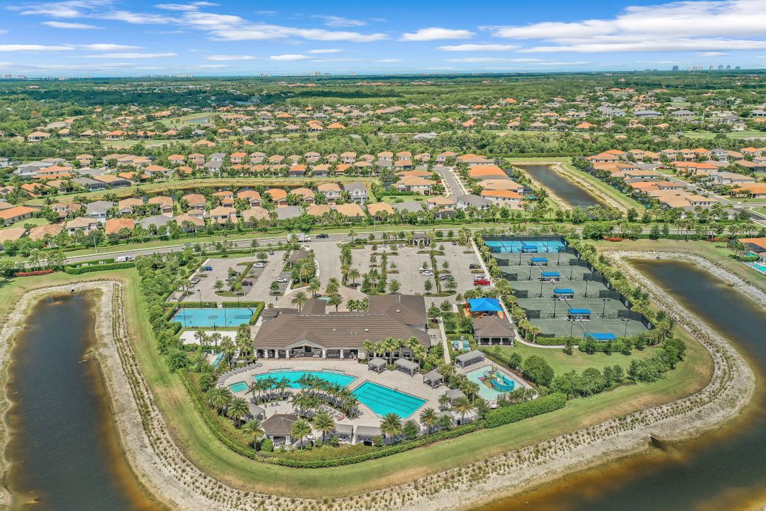 4477 Caldera Cir, Naples, FL 34119