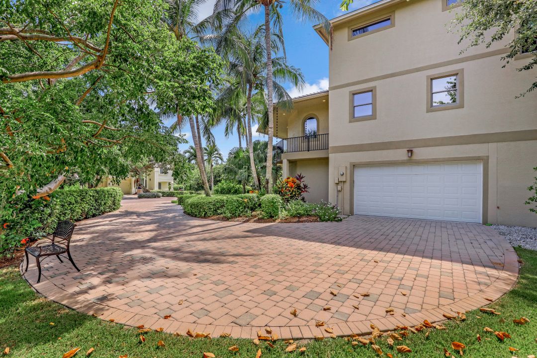 320 Wild Orchid Ln, Marco Island, FL 34145