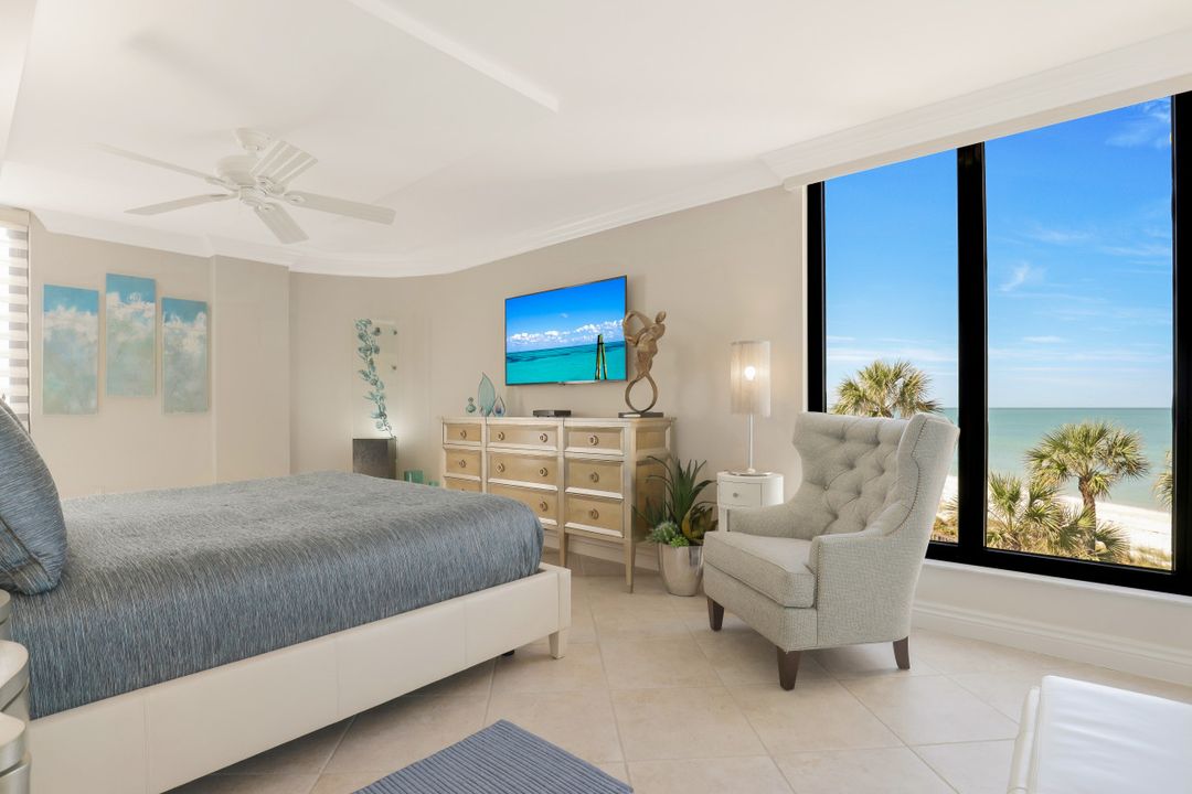 3215 Gulf Shore Blvd N #205, Naples, FL 34103