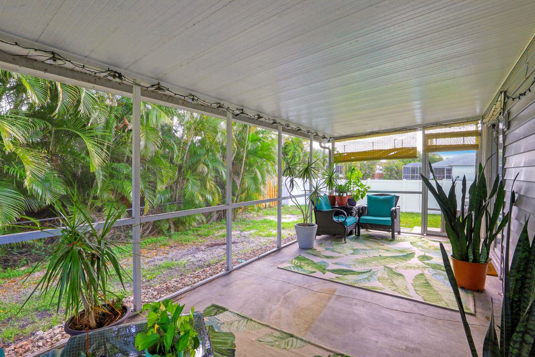 8365 Tahiti Rd, Fort Myers, FL 33967