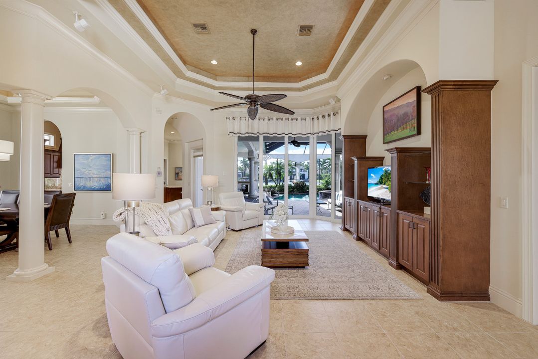 10590 Via Milano Dr, Miromar Lakes, FL 33913