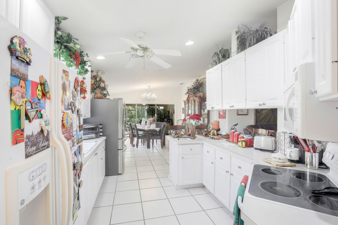 4280 Redonda Ln, Naples, FL 34119