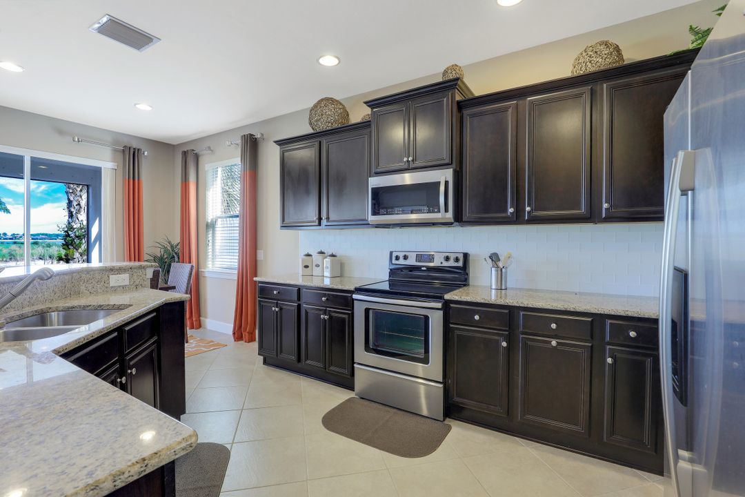 9064 Siesta Bay Dr #102, Naples, FL 34120