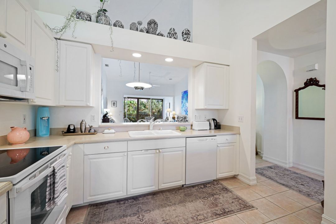 790 Bentwater Cir #203, Naples, FL 34108