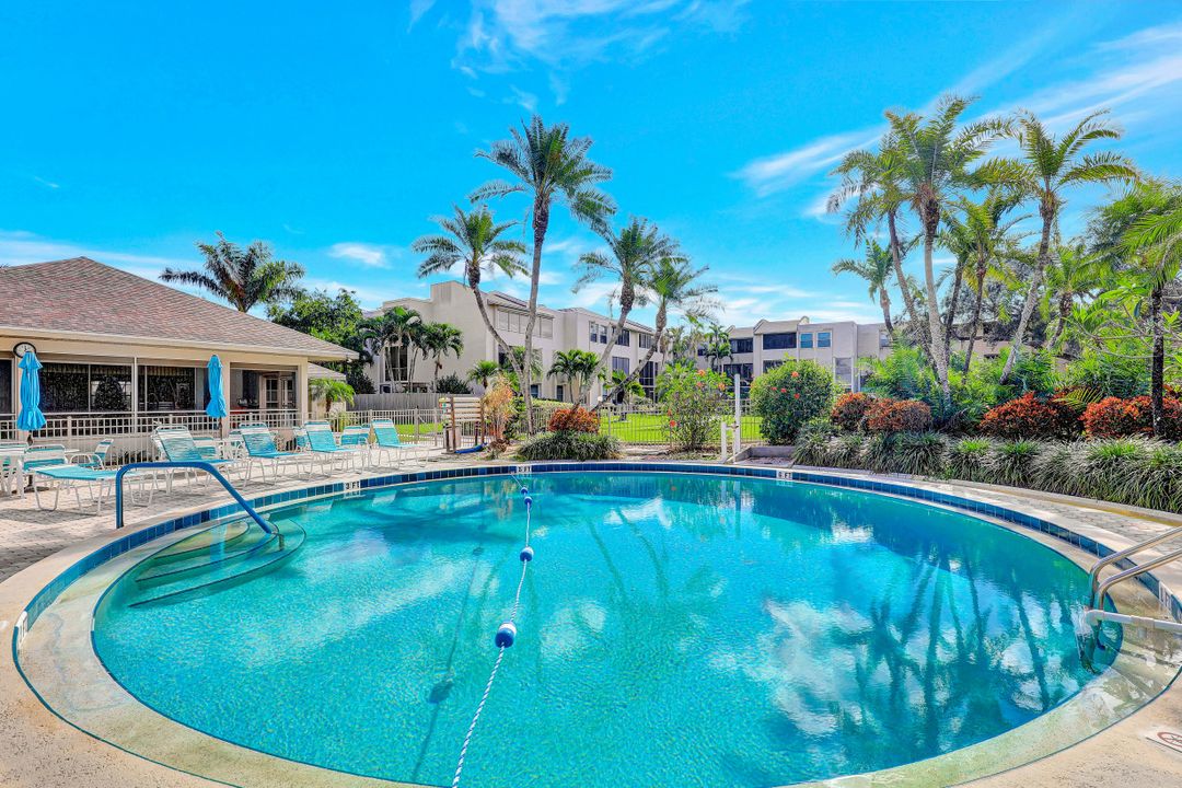 5959 Winkler Rd #105, Fort Myers, FL 33919