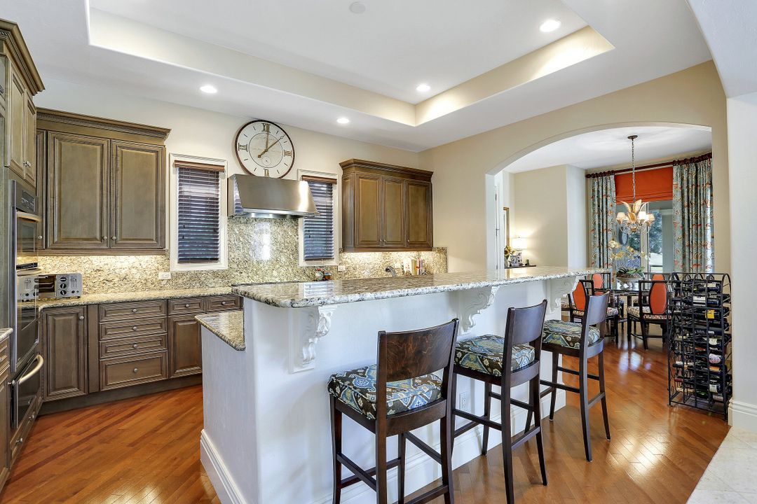 2911 Tiburon Blvd E, Naples, FL 34109