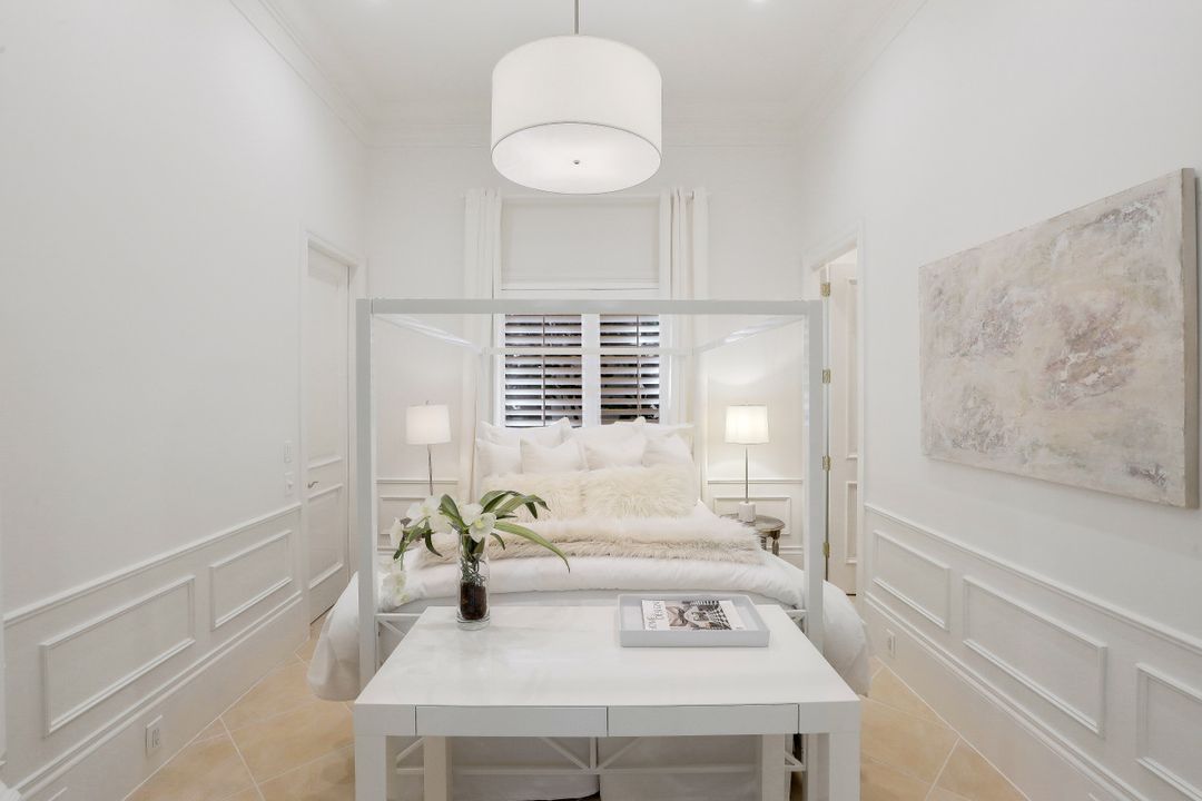 15655 Villoresi Way, Naples, FL 34110