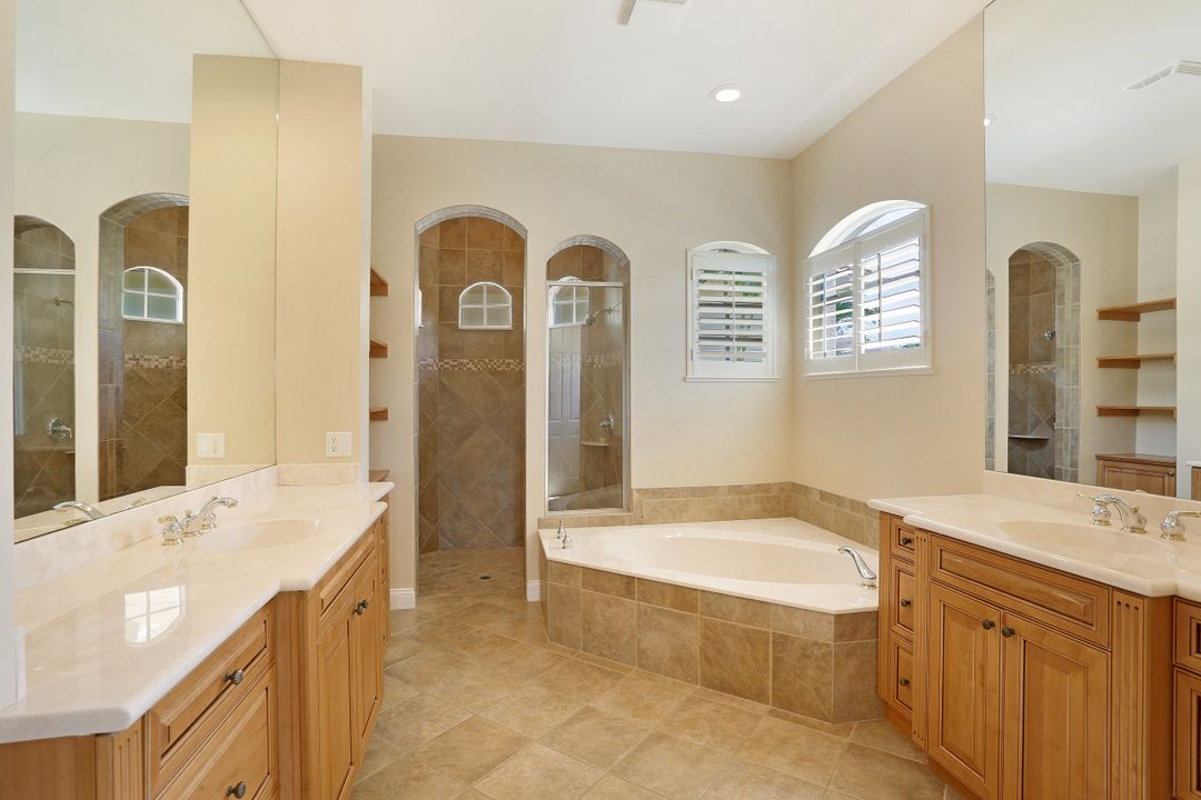 2046 Imperial Cir, Naples, FL 34110