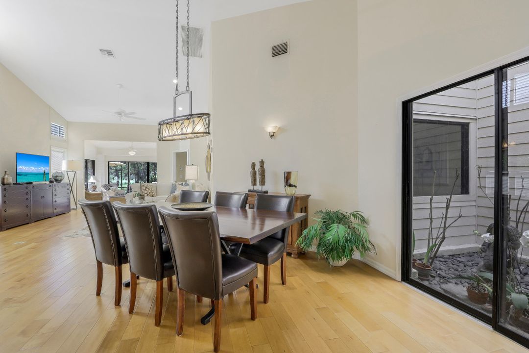 6627 Trident Way, Naples, FL 34108