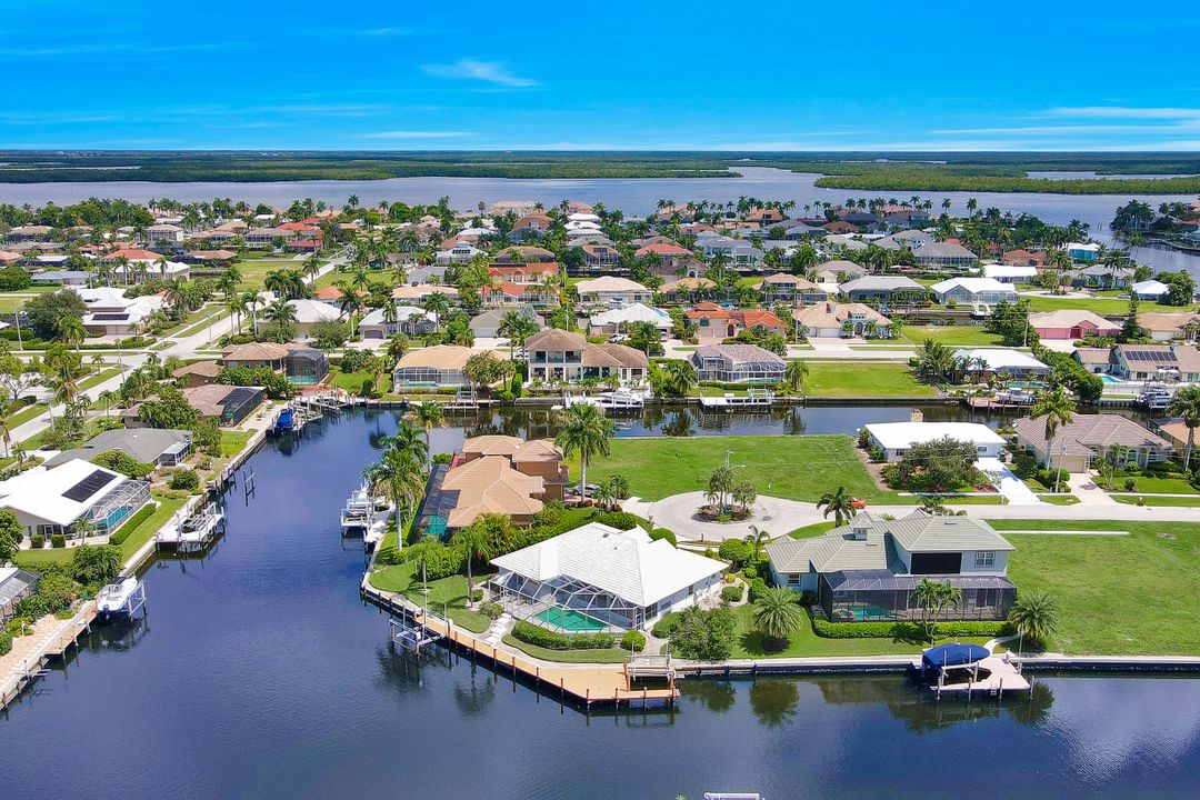 278 Seminole Ct, Marco Island, FL 34145