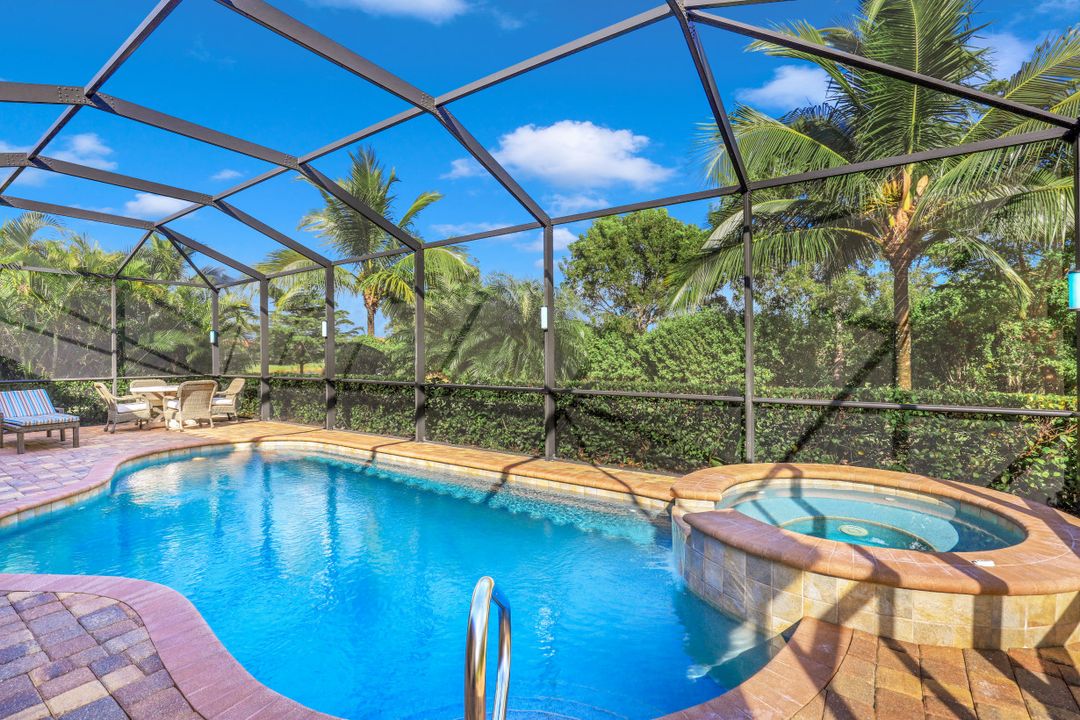 9336 Vercelli Ct, Naples, FL 34113