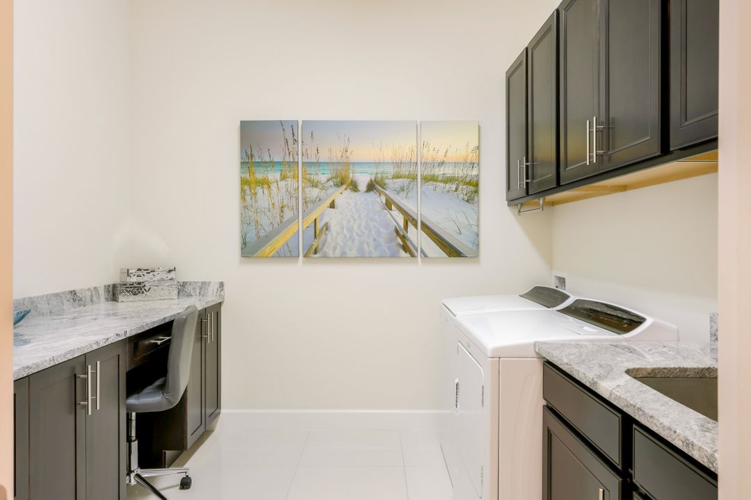 8984 Horned Lark Dr, Naples, FL 34120