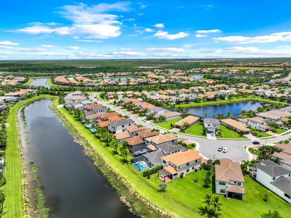 4448 Aurora St, Naples, FL 34119