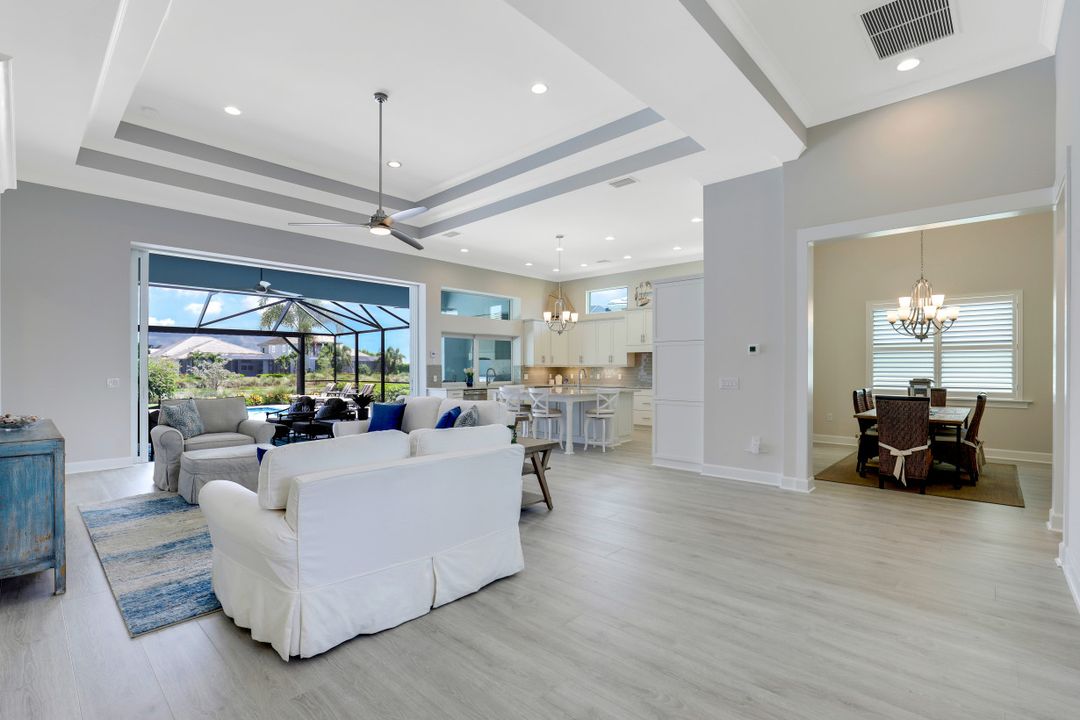 5771 Clarendon Dr, Naples, FL 34113