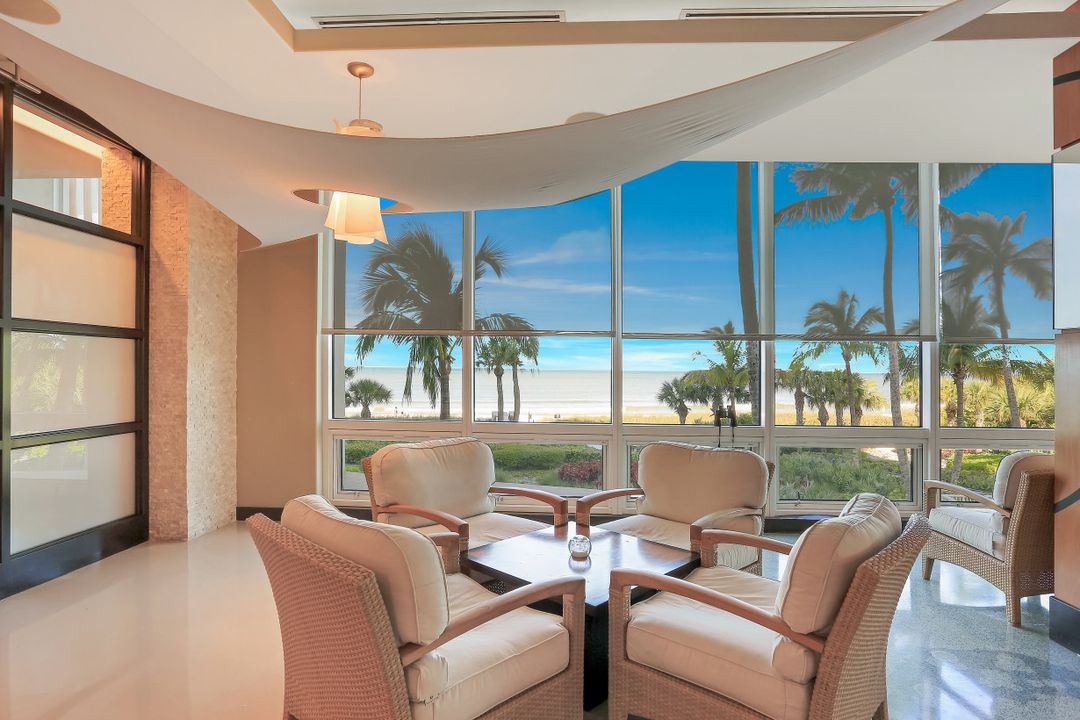 11125 Gulf Shore Dr #606, Naples, FL 34108