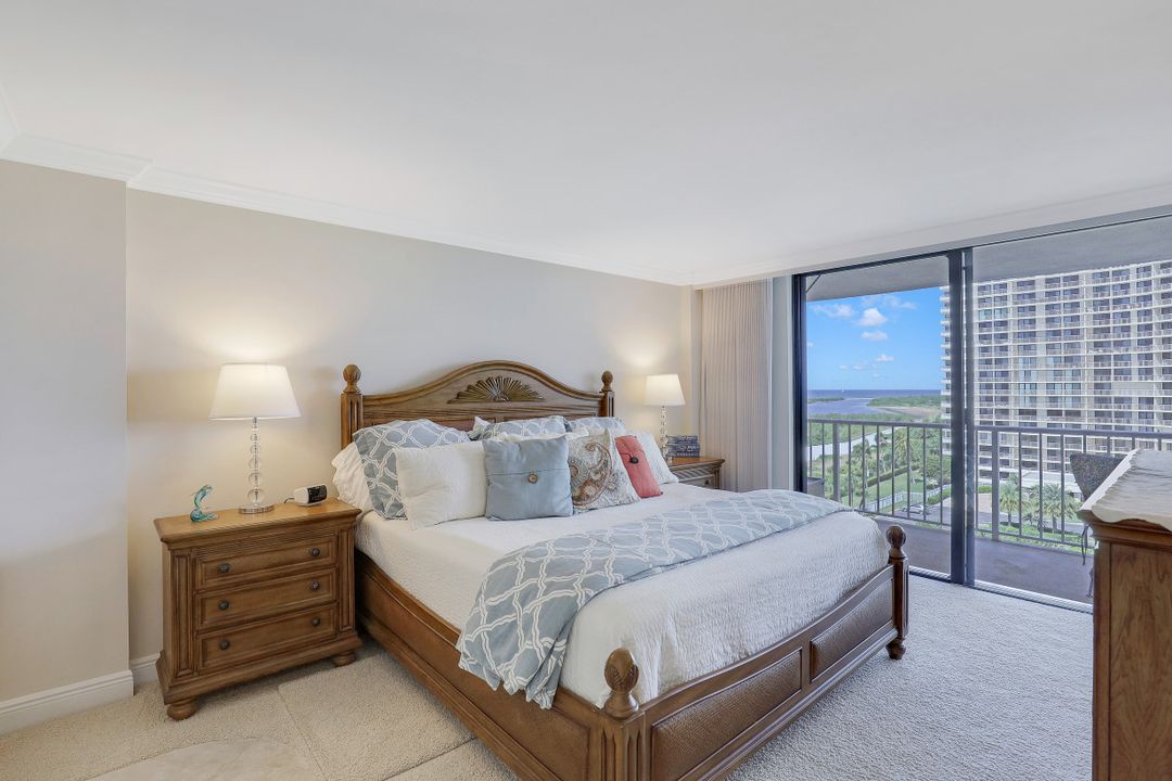 320 Seaview Ct #808, Marco Island, FL 34145