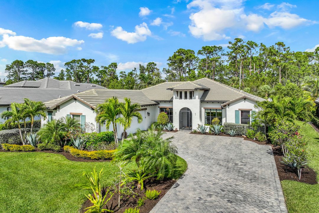 2303 Somerset Pl, Naples, FL 34120