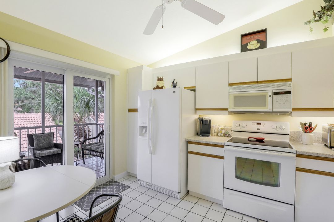 2305 Hidden Lake Dr #4, Naples, FL 34112