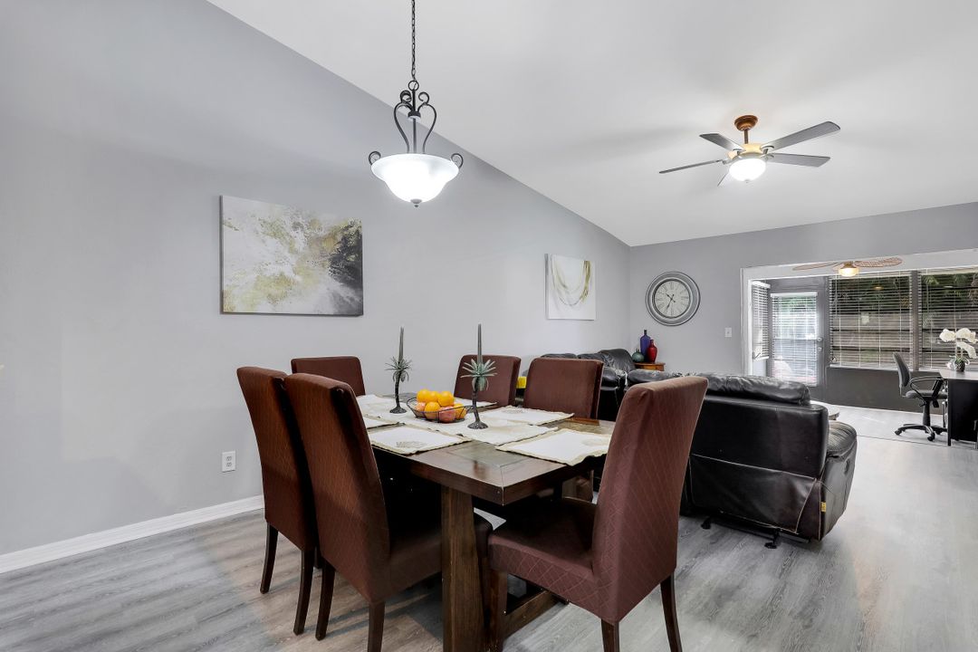 2091 Pine Isle Ln, Naples, FL 34112