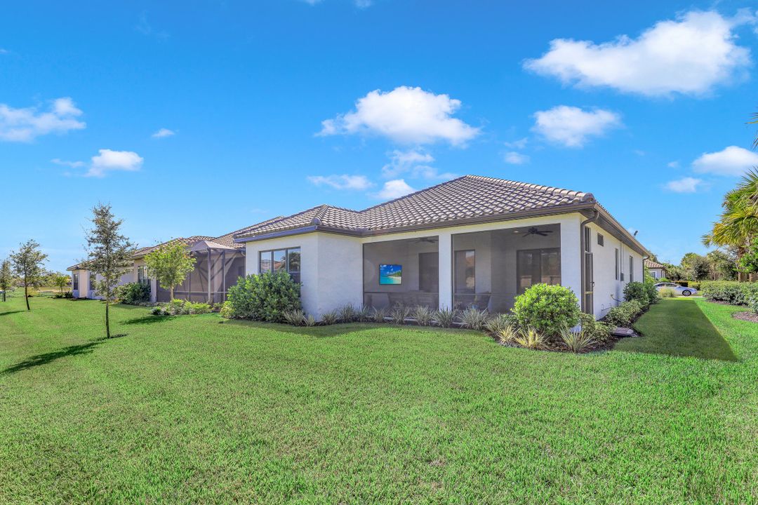 8199 Lucello Terrace N, Naples, FL 34114