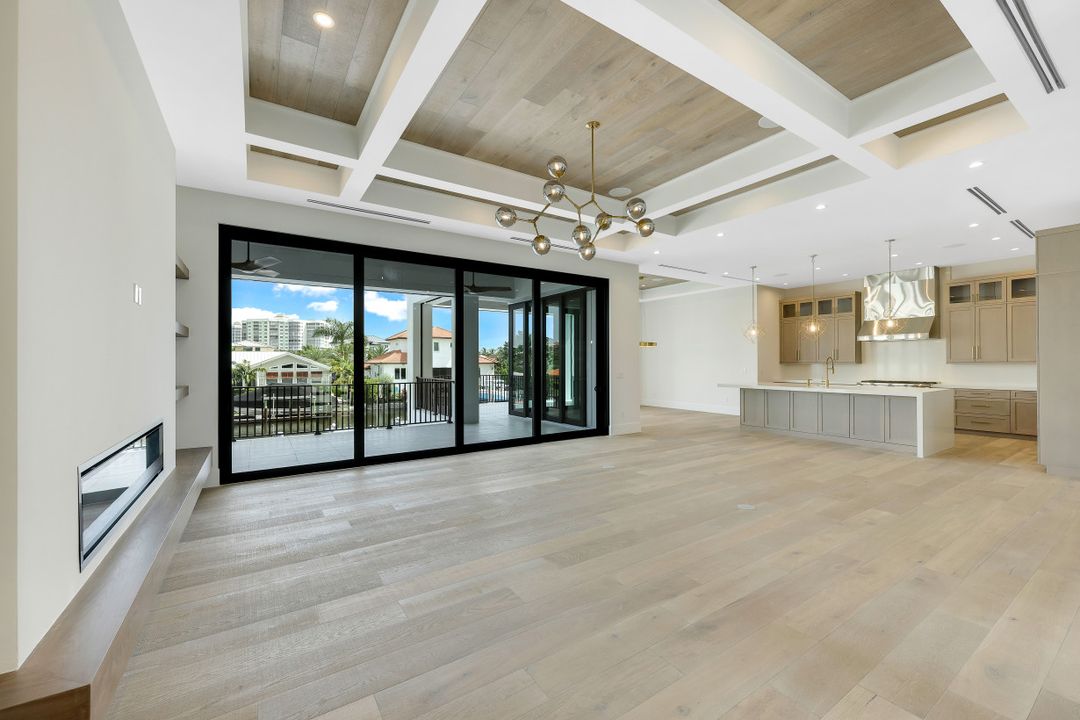 241 Egret Ave, Naples, FL 34108