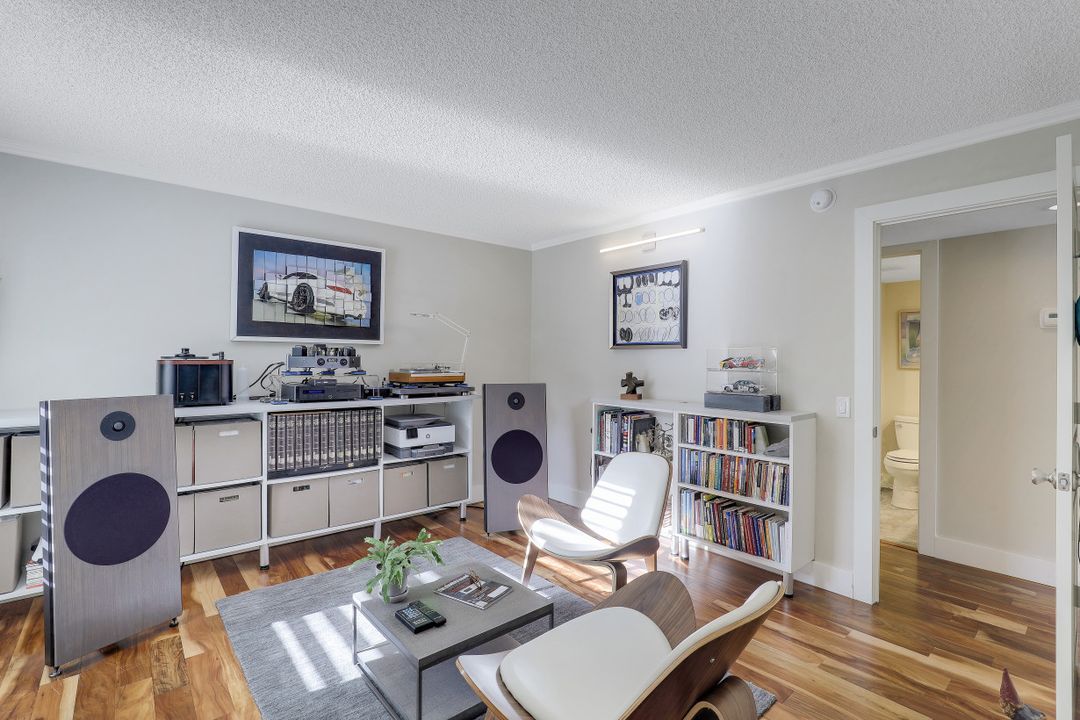 3300 Gulf Shore Blvd N #103, Naples, FL 34103