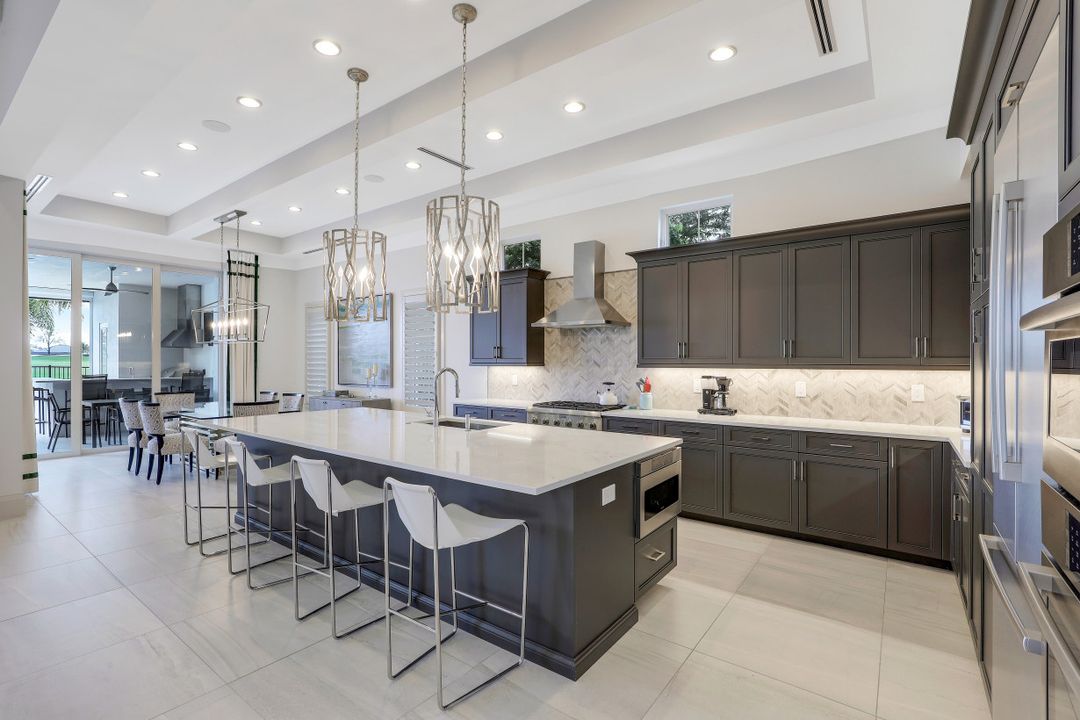 16373 Corsica Way, Naples, FL 34110