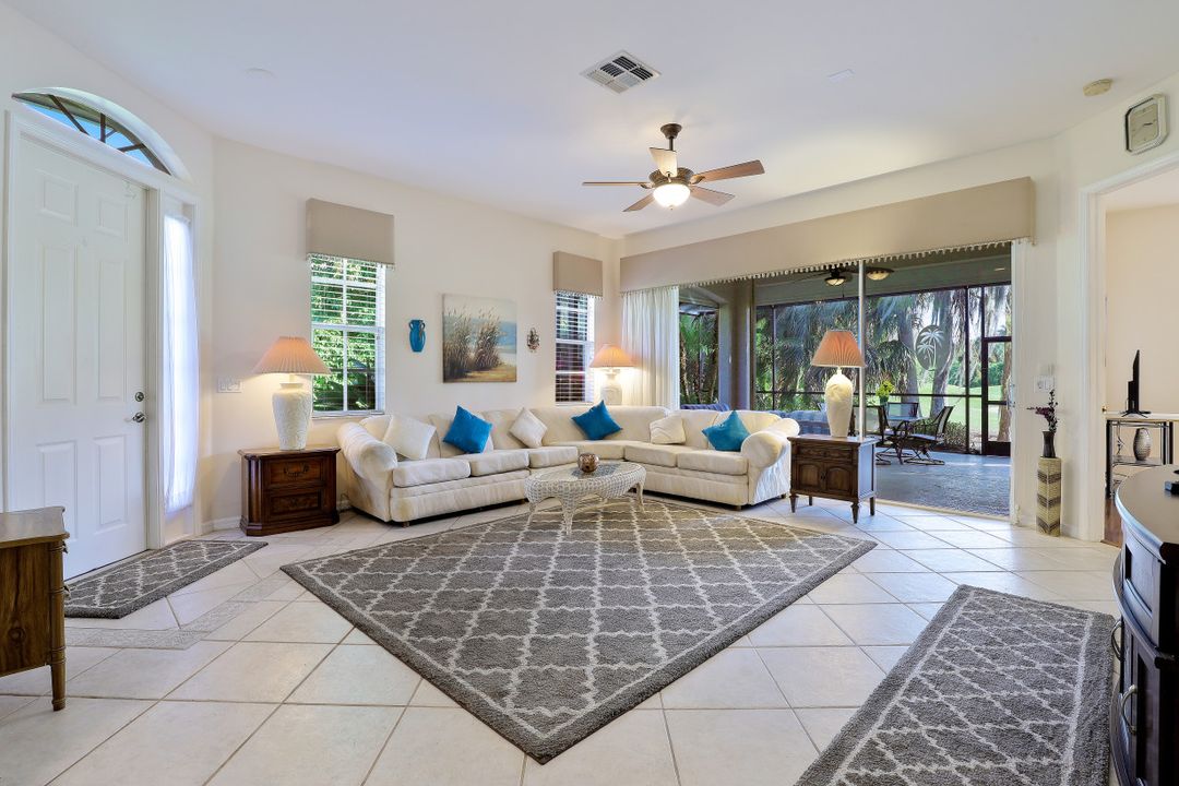 12756 Fox Ridge Dr, Bonita Springs, FL 34135