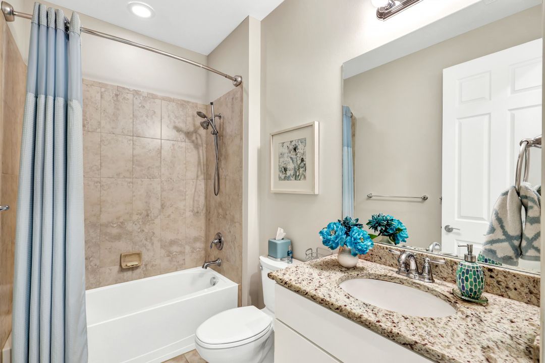 16341 Camden Lakes Cir, Naples, FL 34110