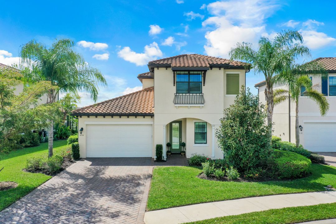 4714 Formosa Dr, Naples, FL 34119
