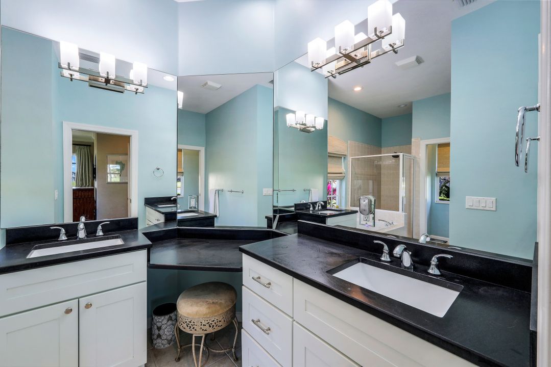 8979 Morgan Ct, Naples, FL 34113