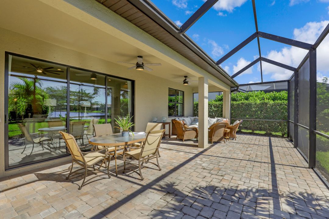 16320 Camden Lakes Cir, Naples, FL 34110